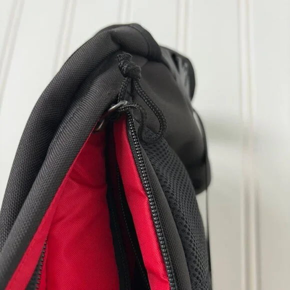 Helly Hansen Black Messenger Bag  Adjustable Shoulder Strap Broken Back Zipper - Picture 12 of 16